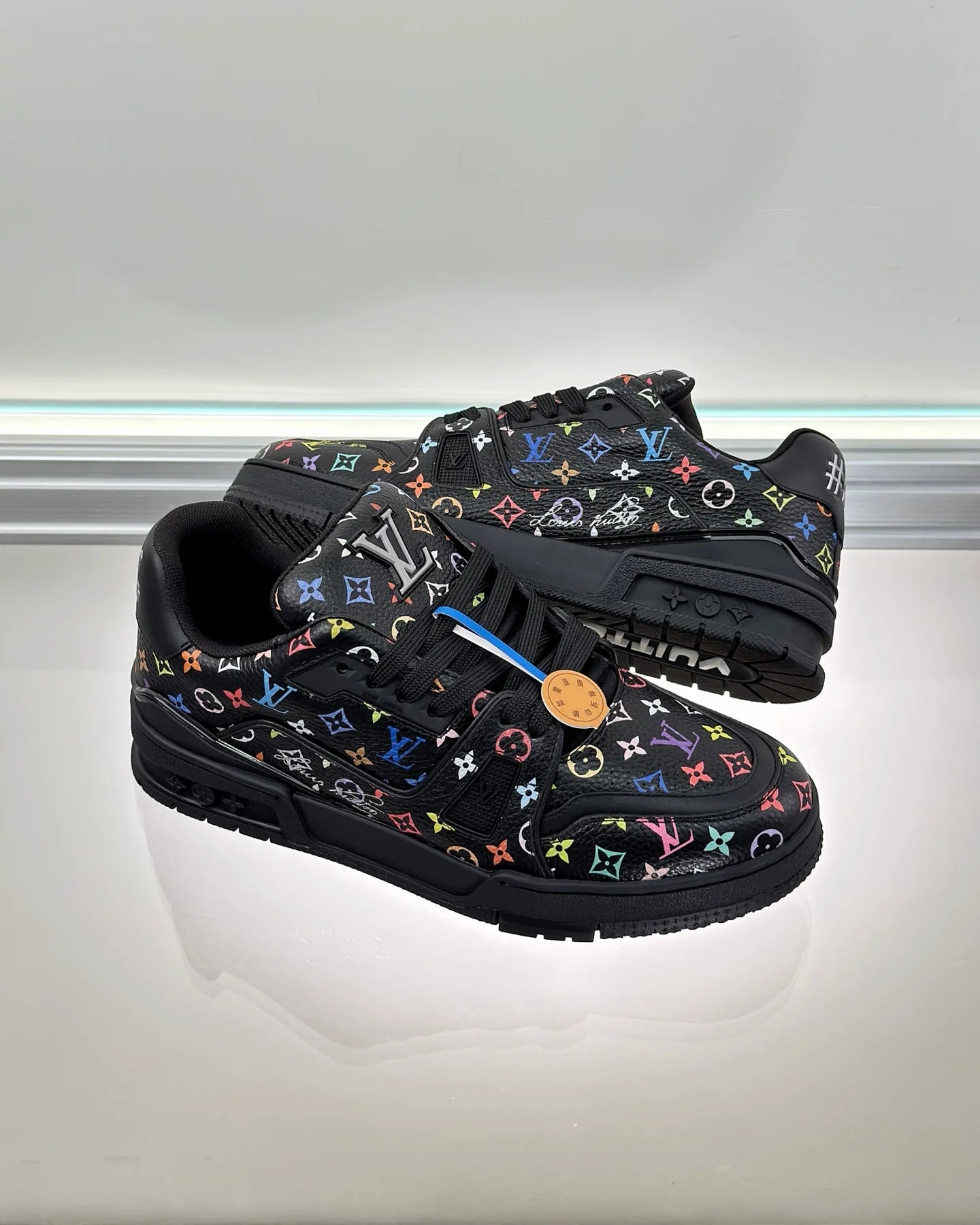 LV SNEAKER