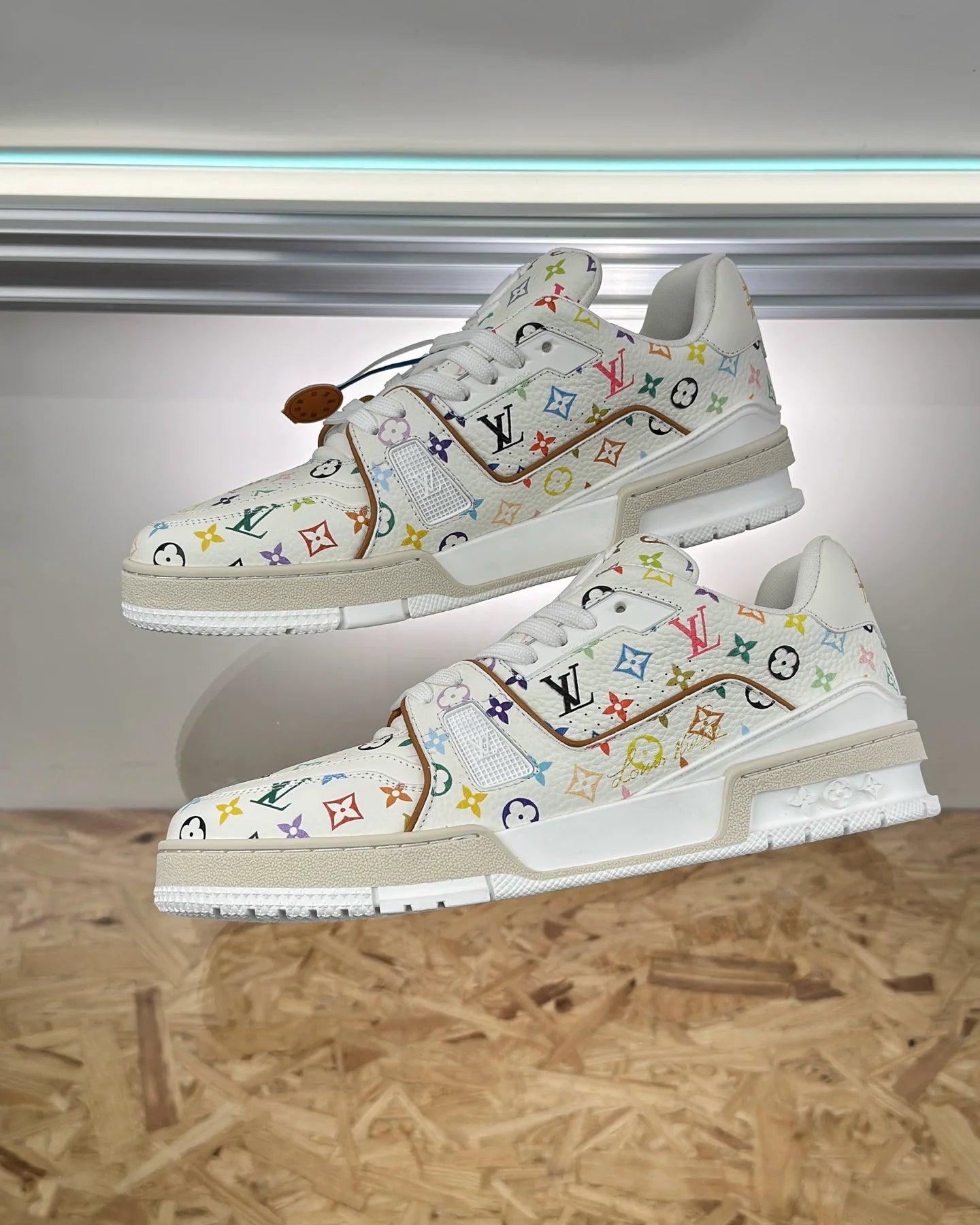 LV SNEAKER