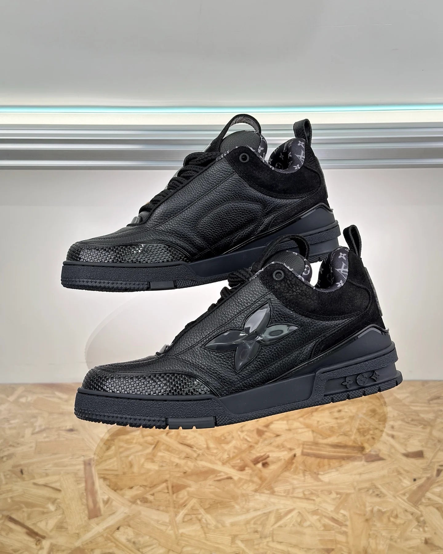 LV SNEAKER
