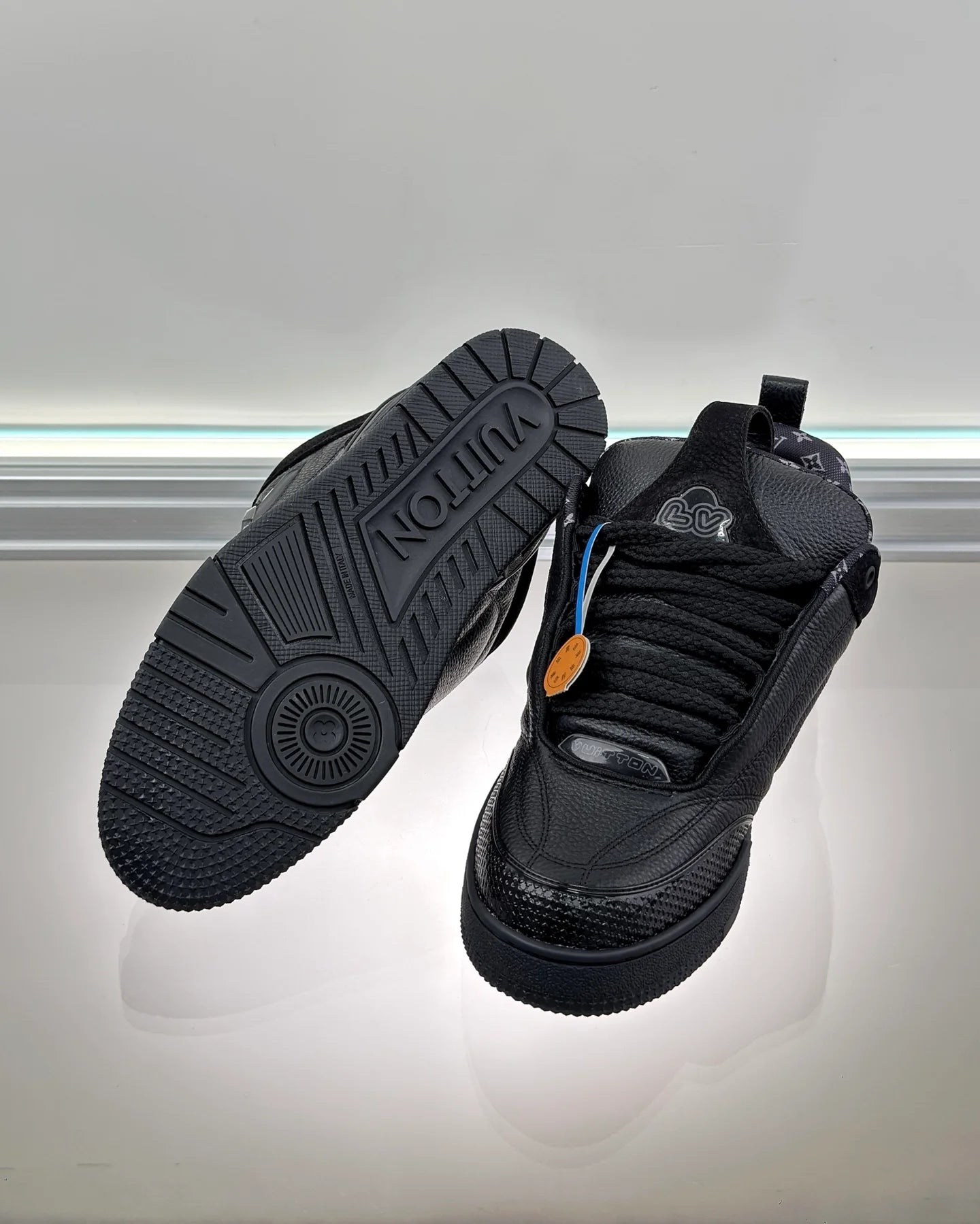 LV SNEAKER