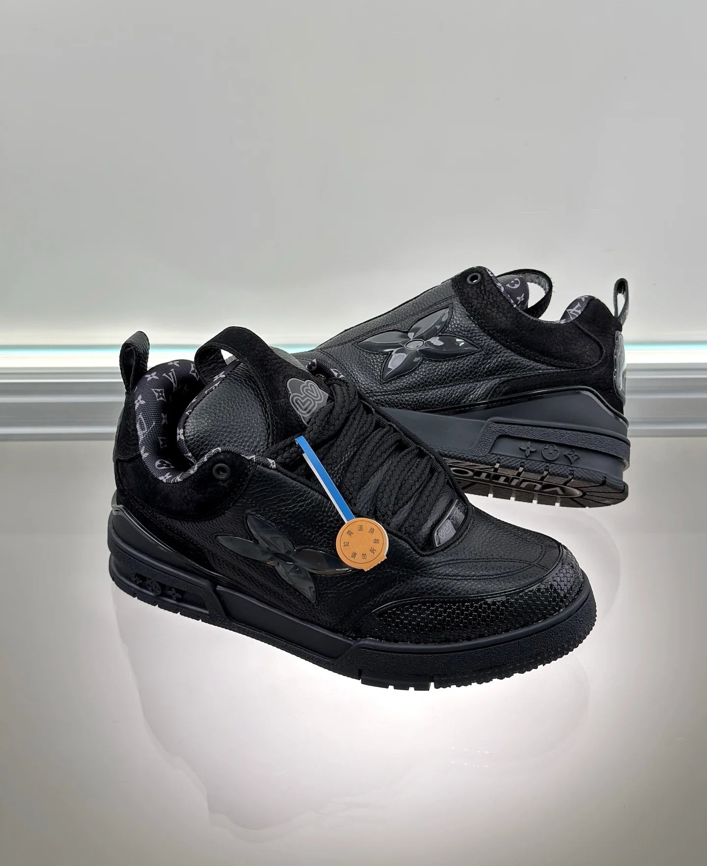 LV SNEAKER