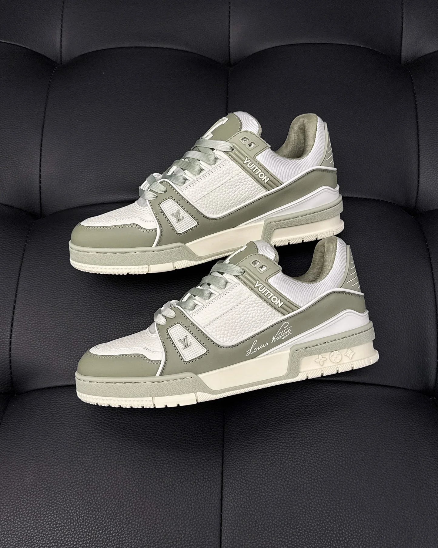 LV SNEAKER
