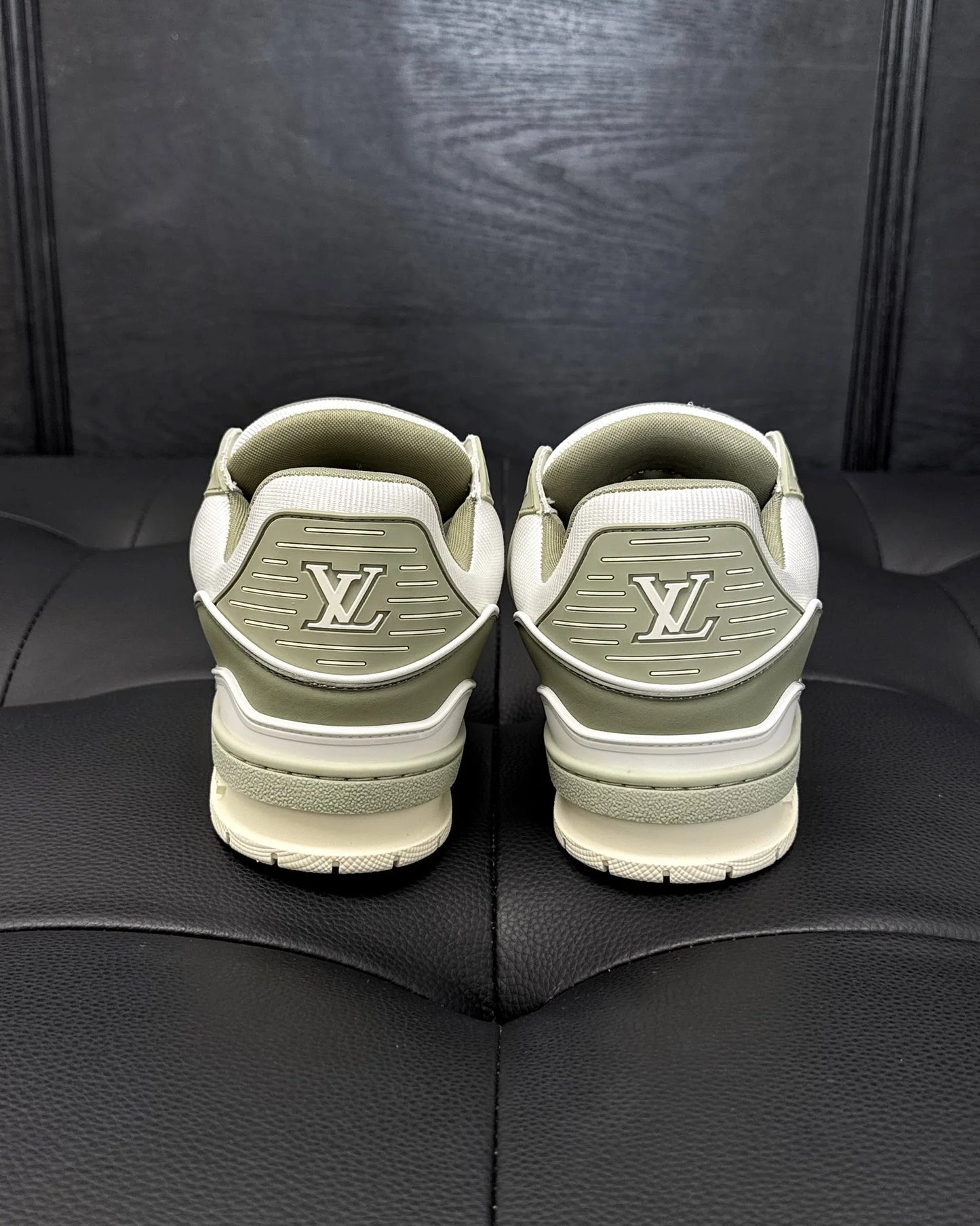 LV SNEAKER