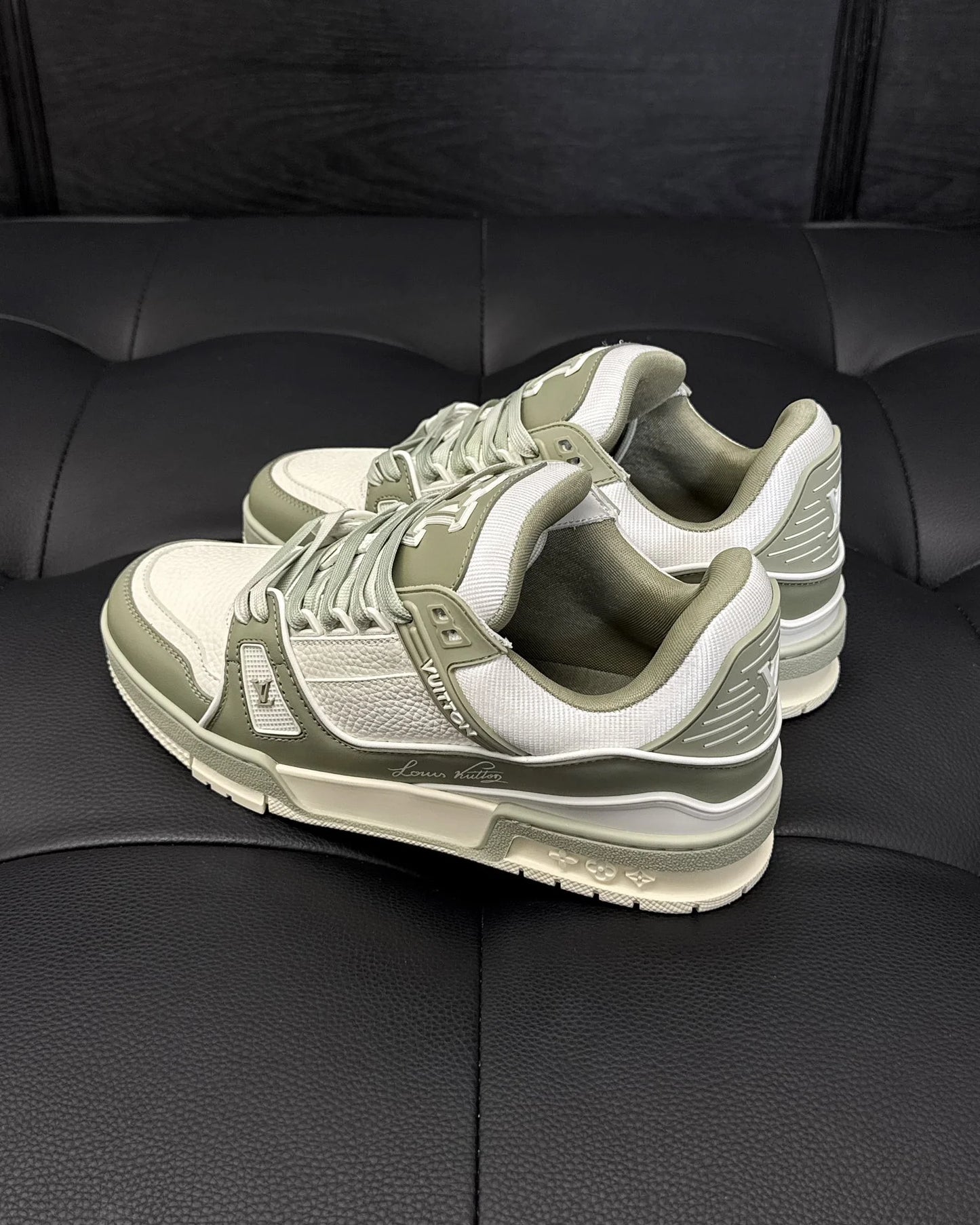 LV SNEAKER