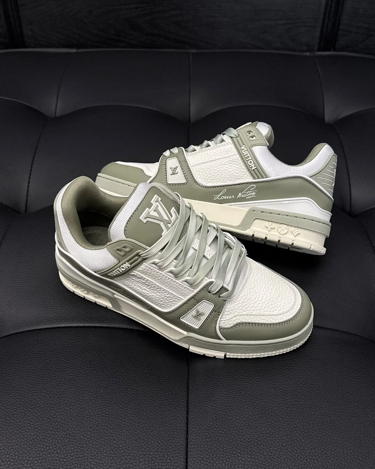 LV SNEAKER