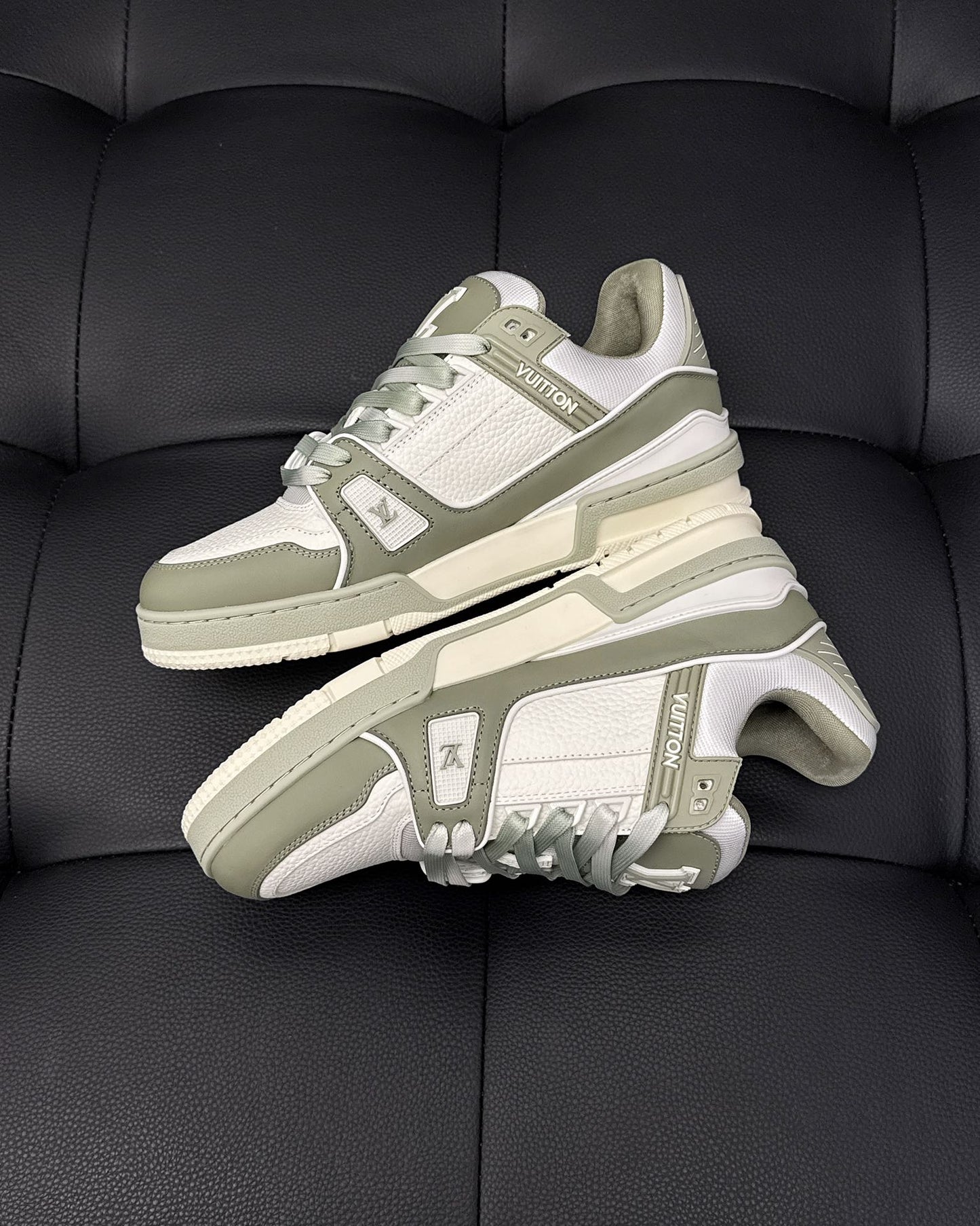 LV SNEAKER