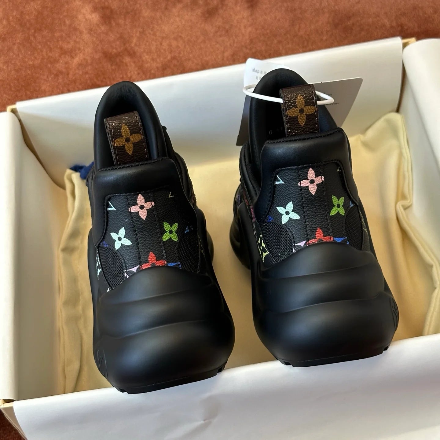 LV SNEAKER
