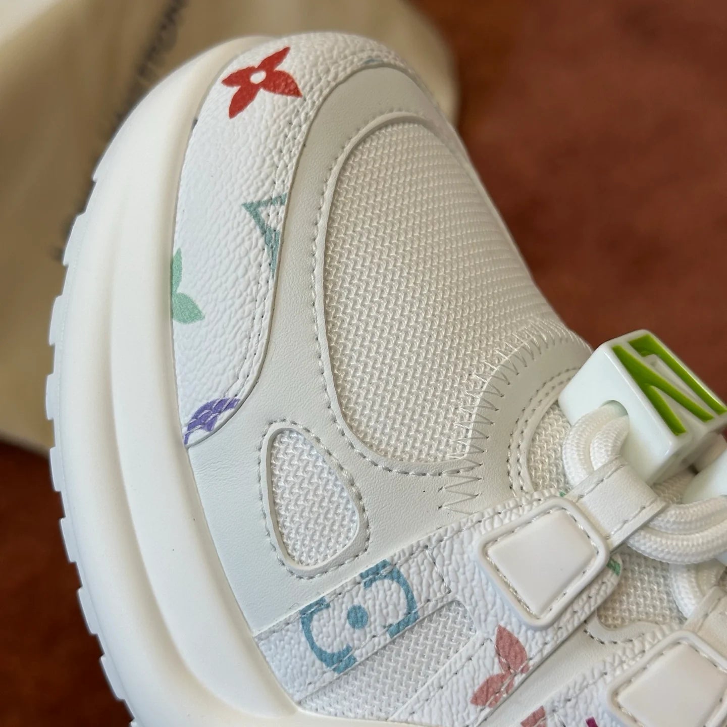 LV SNEAKER