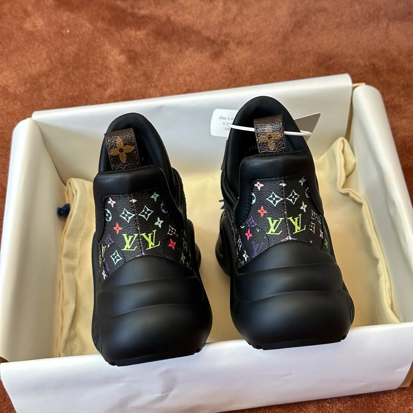 LV SNEAKER