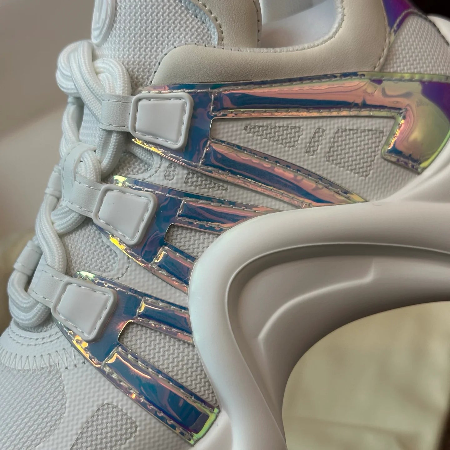 LV SNEAKER