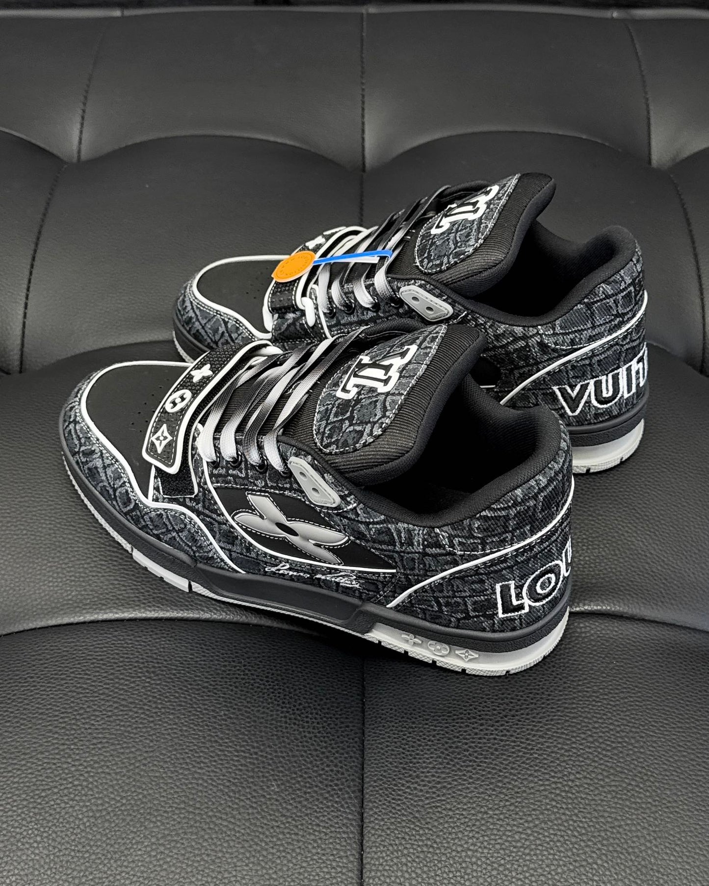 LV SNEAKER