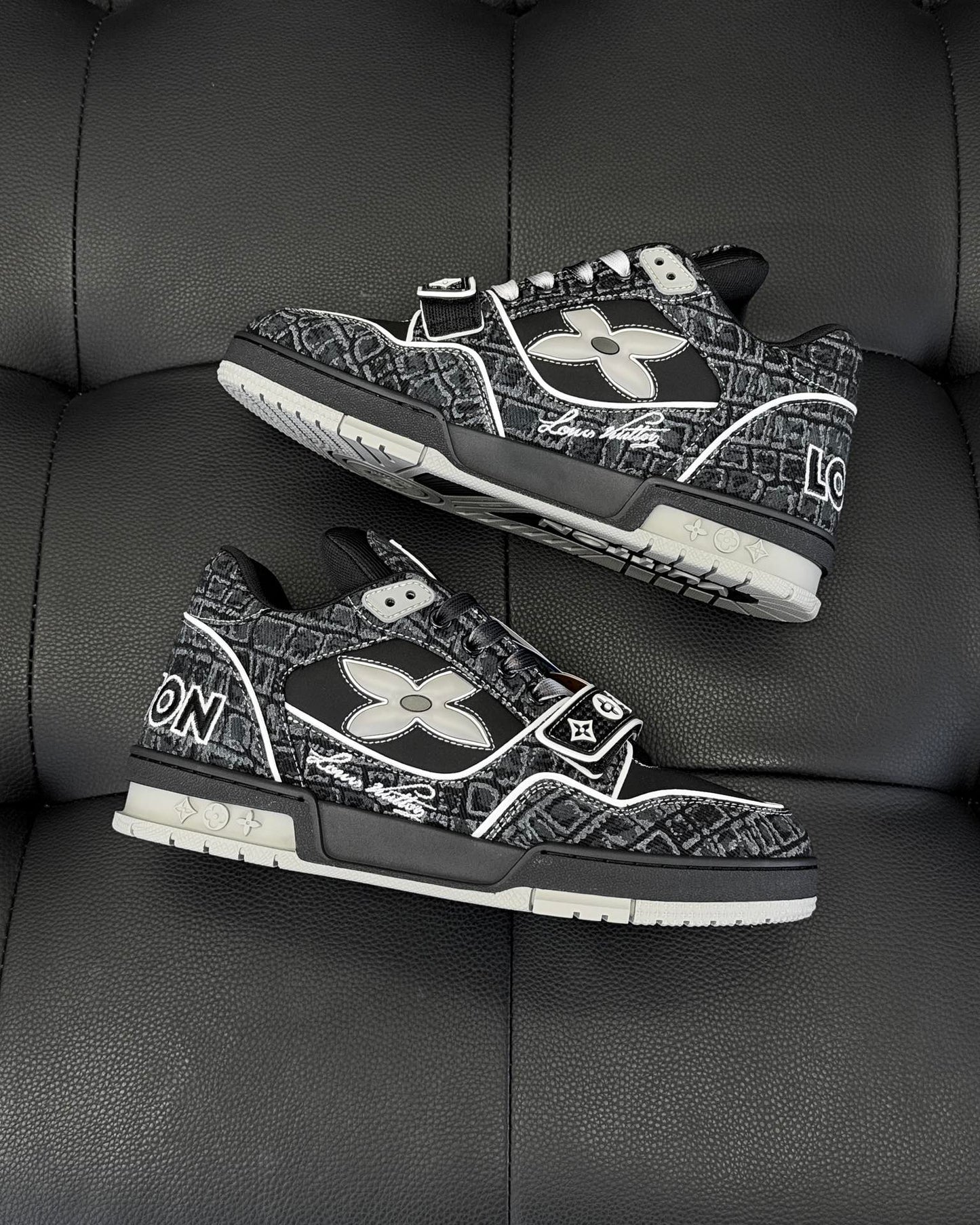 LV SNEAKER