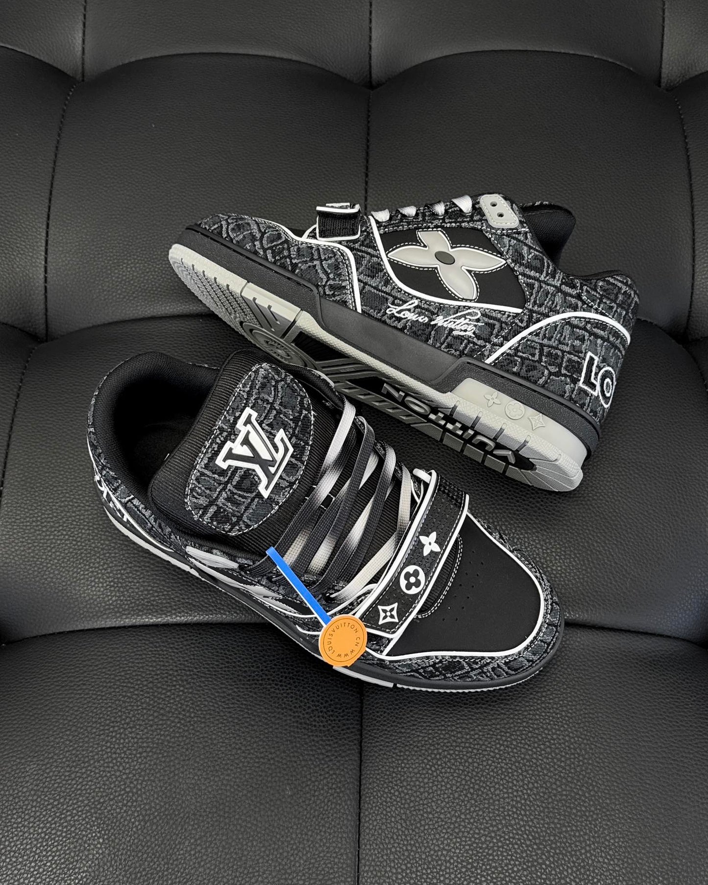 LV SNEAKER