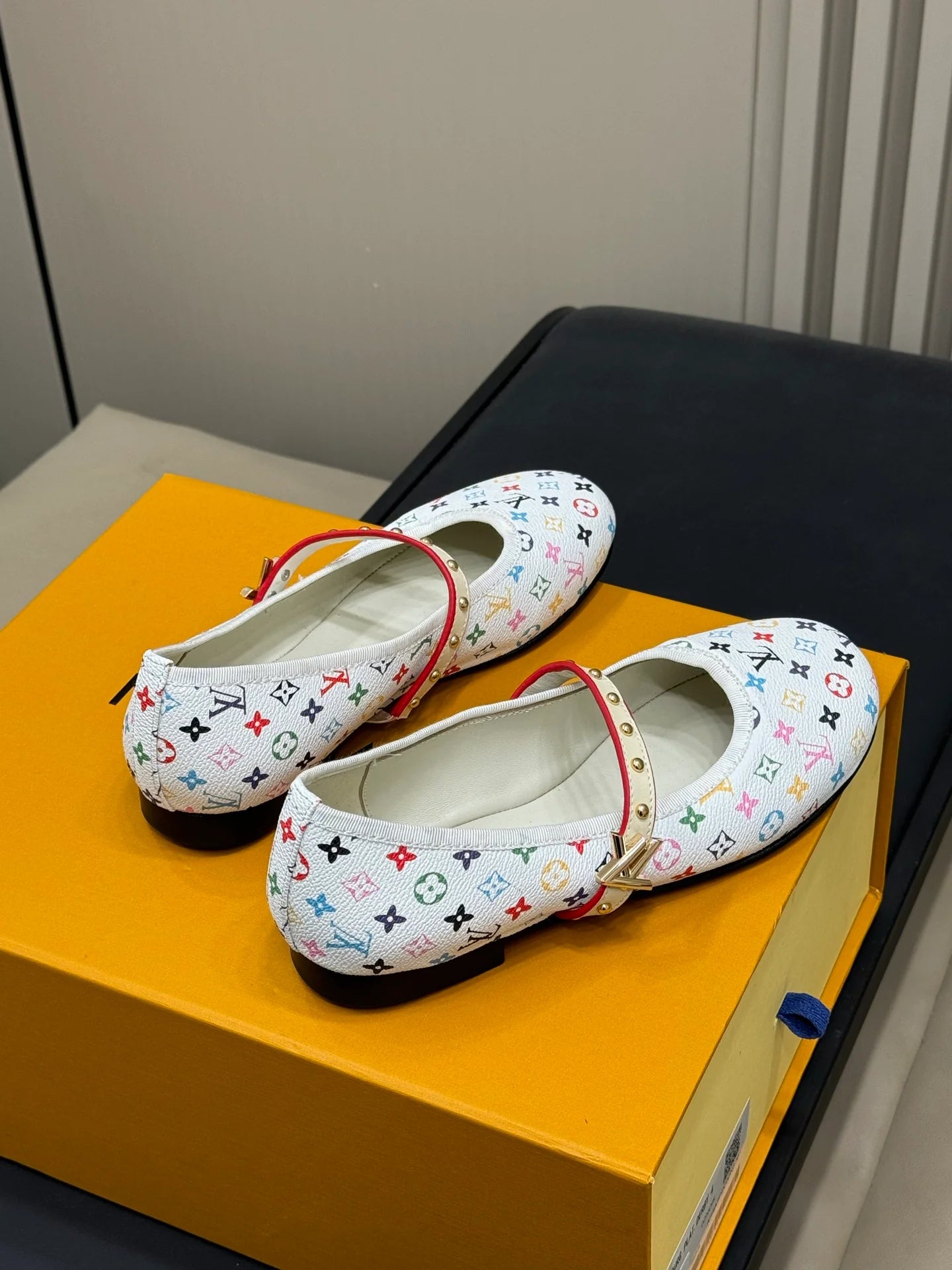 LV SNEAKER
