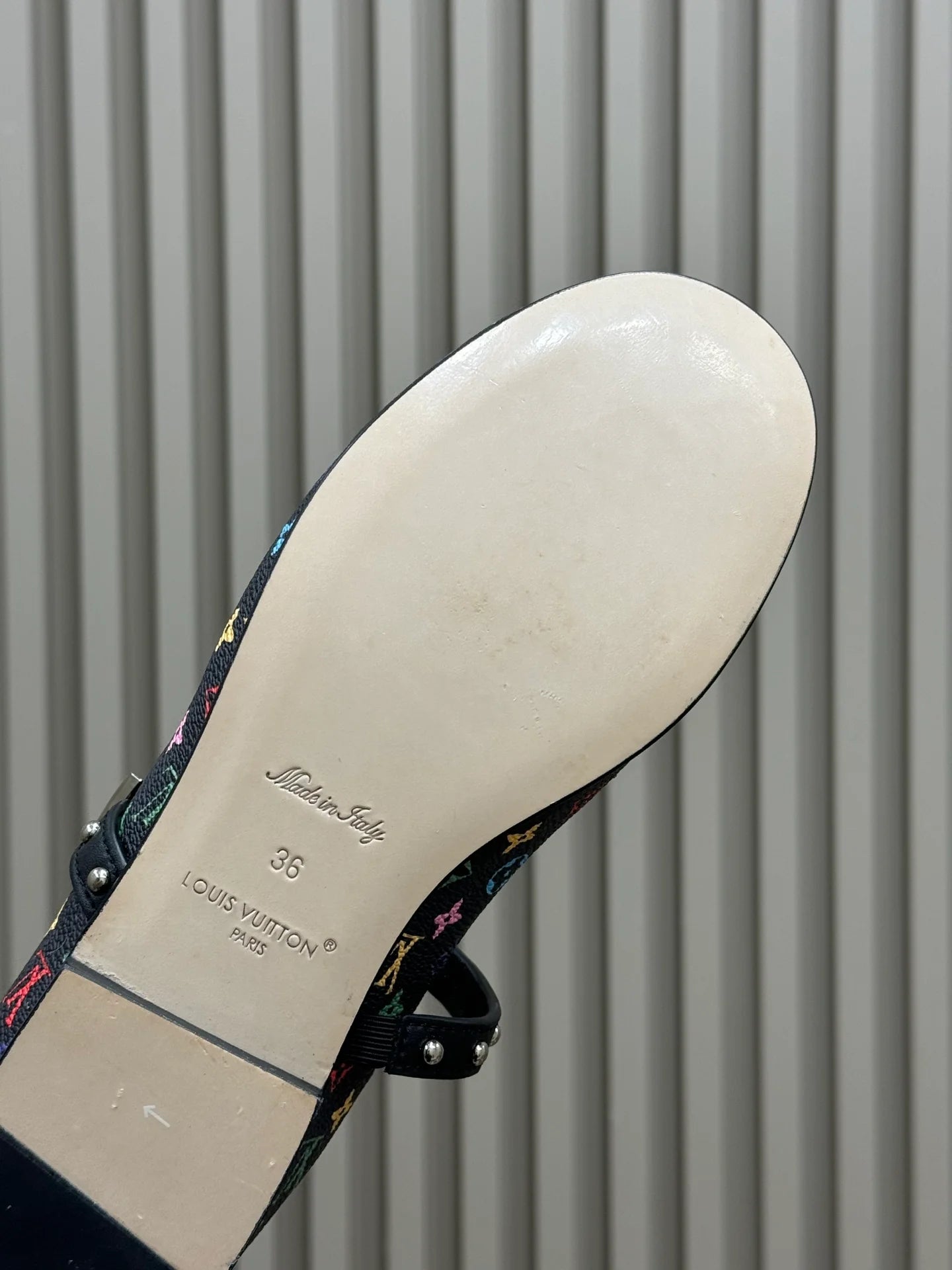LV SNEAKER