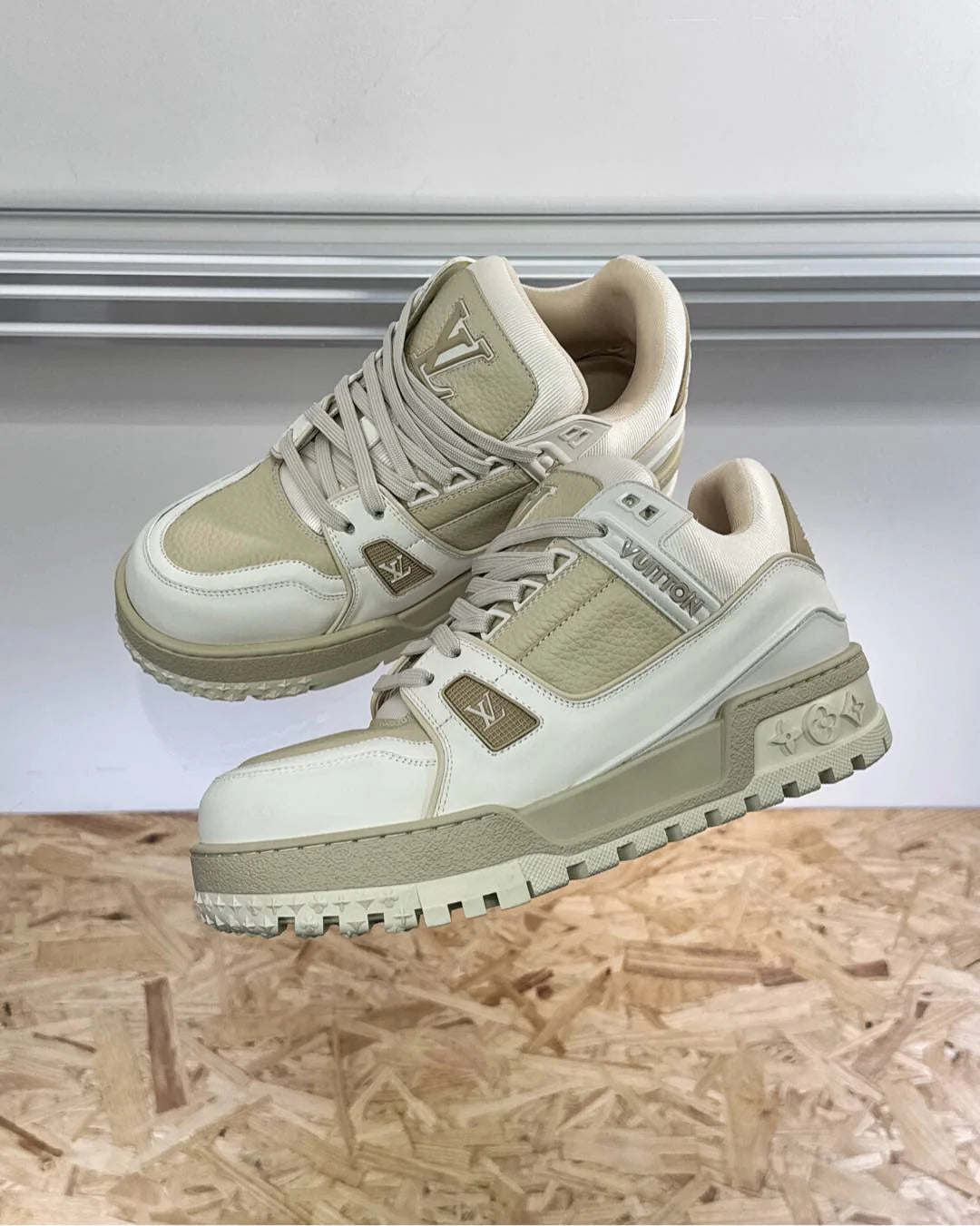 LV SNEAKER