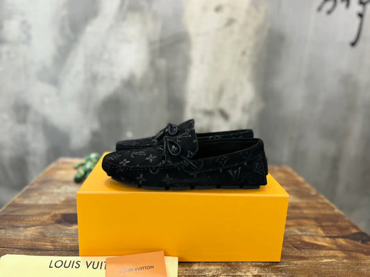 LV SNEAKER