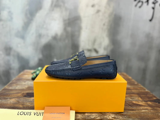 LV SNEAKER