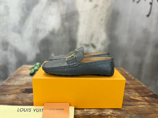 LV SNEAKER