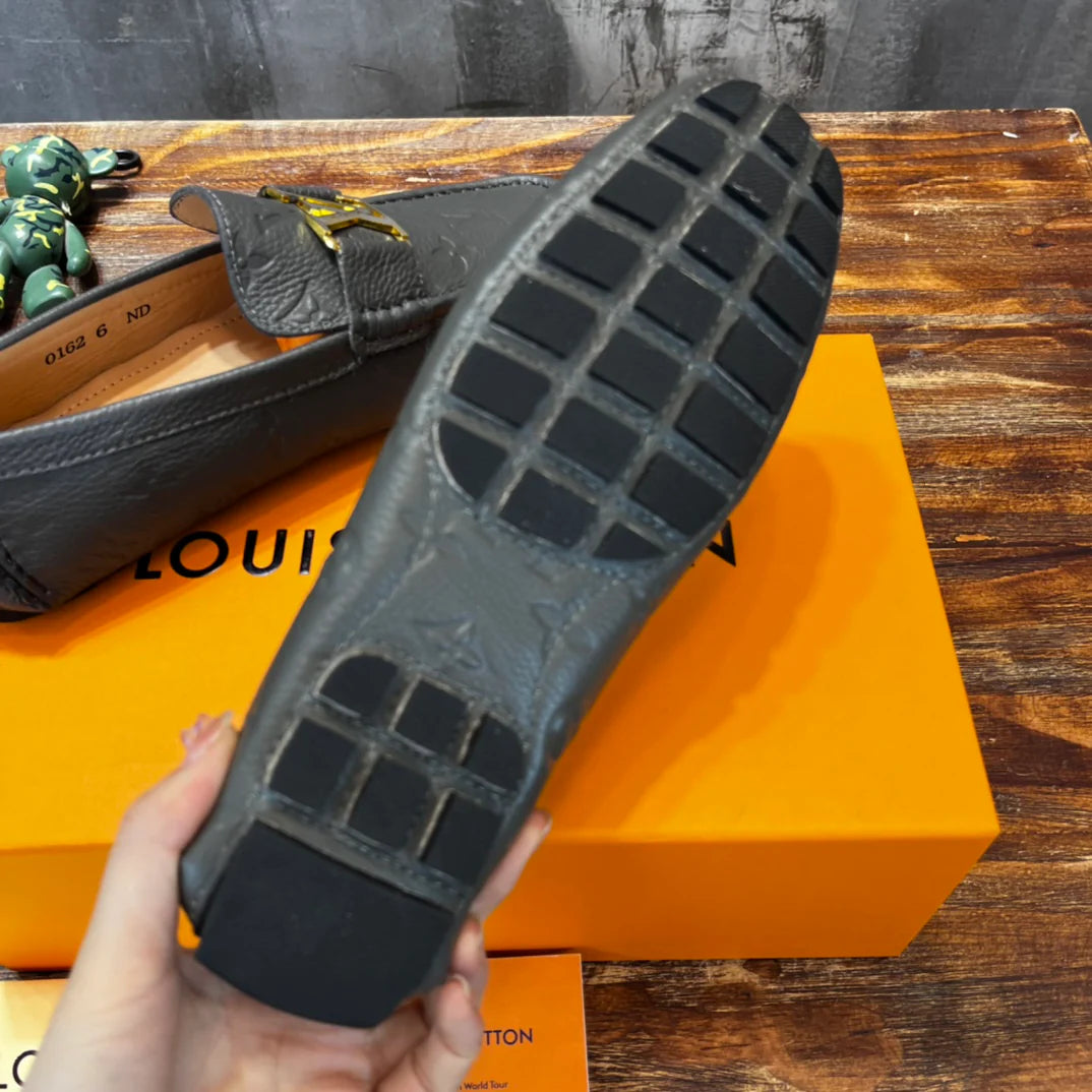 LV SNEAKER