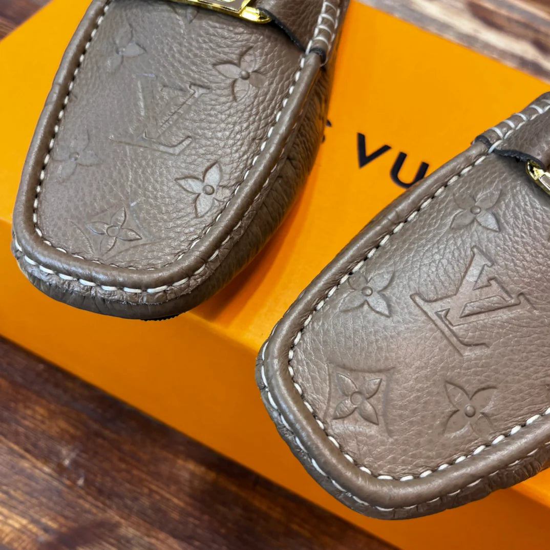 LV SNEAKER