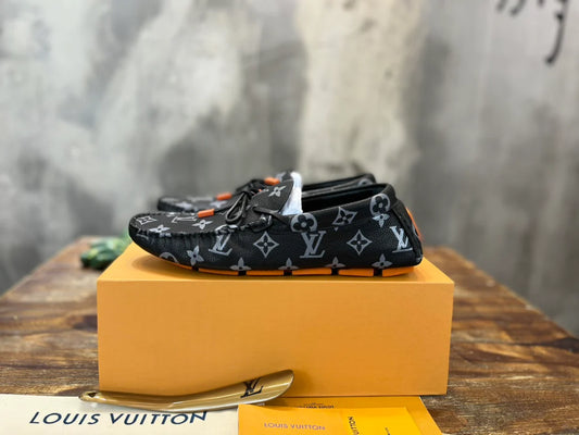 LV SNEAKER
