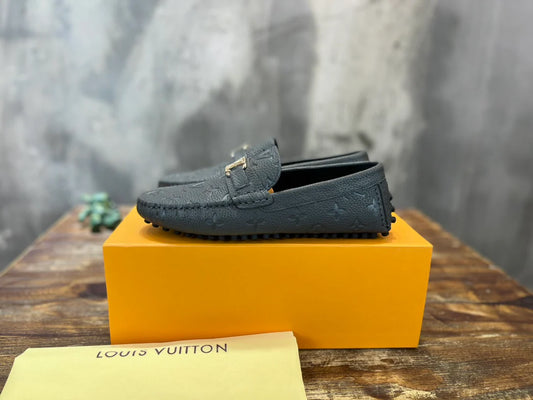 LV SNEAKER