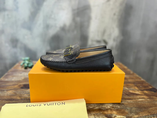 LV SNEAKER