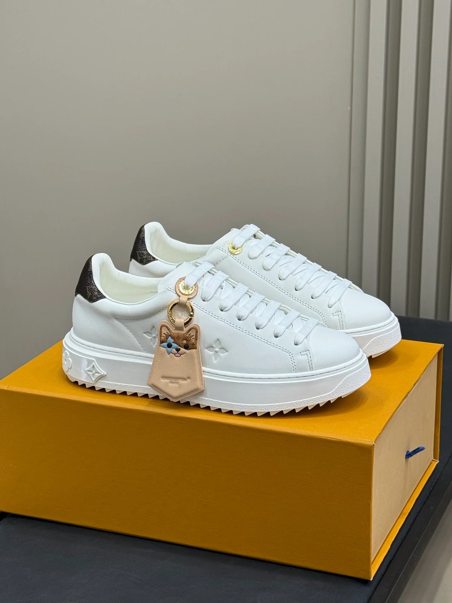 LV SNEAKER