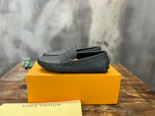 LV SNEAKER