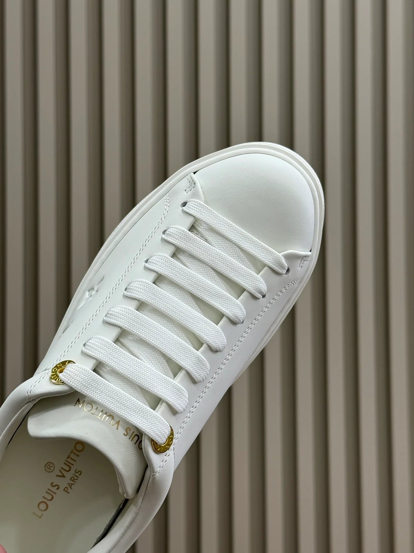 LV SNEAKER