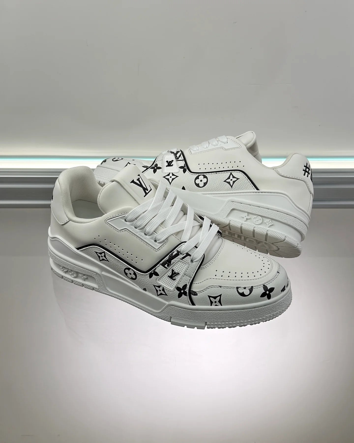 LV SNEAKER