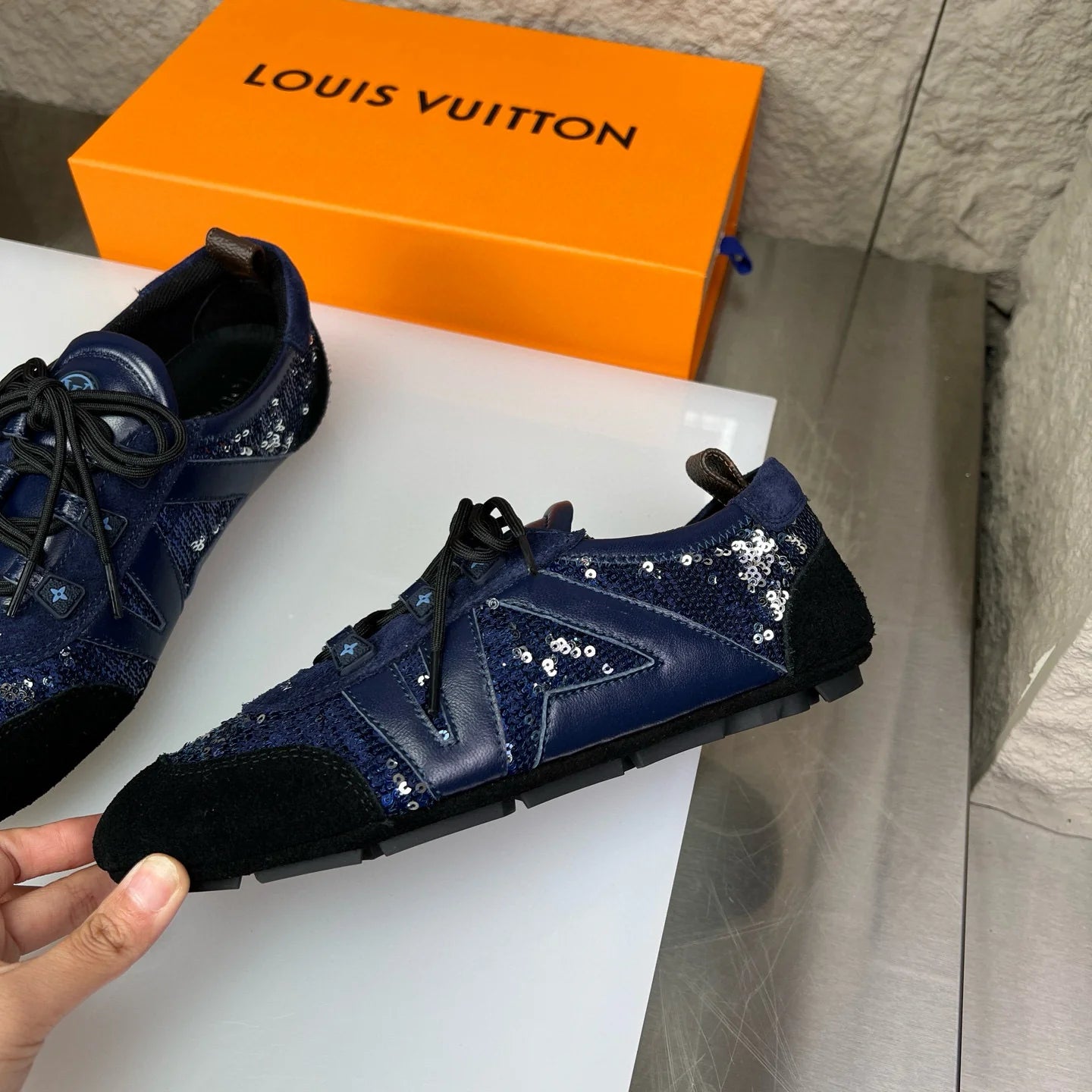 LV SNEAKER