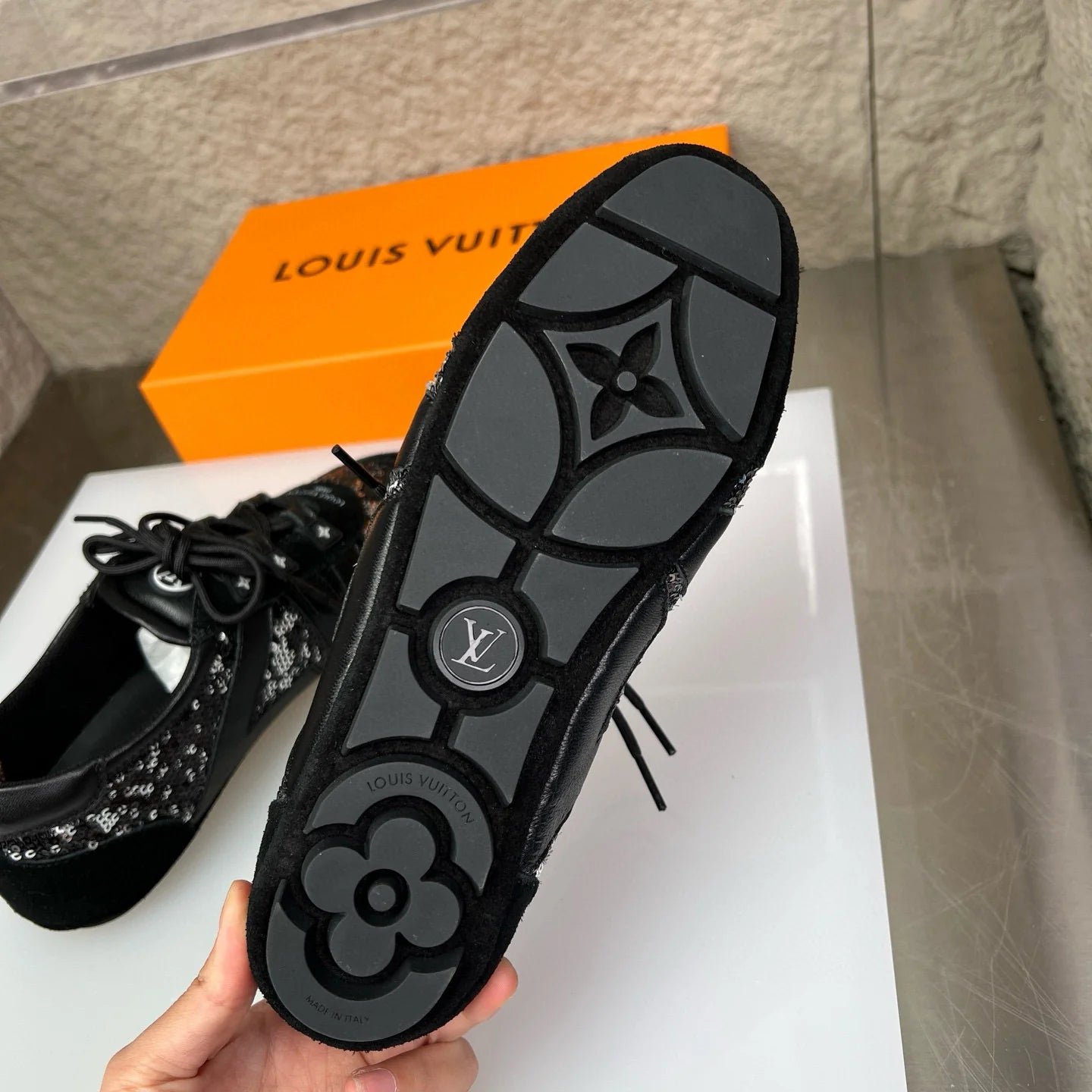 LV SNEAKER