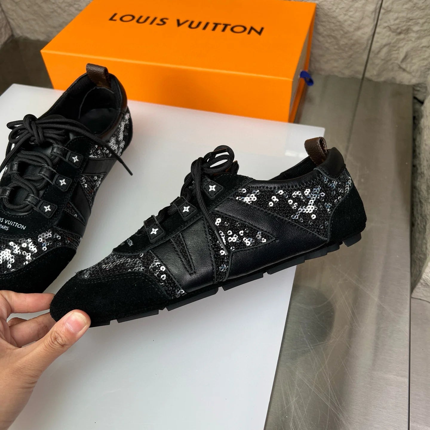 LV SNEAKER