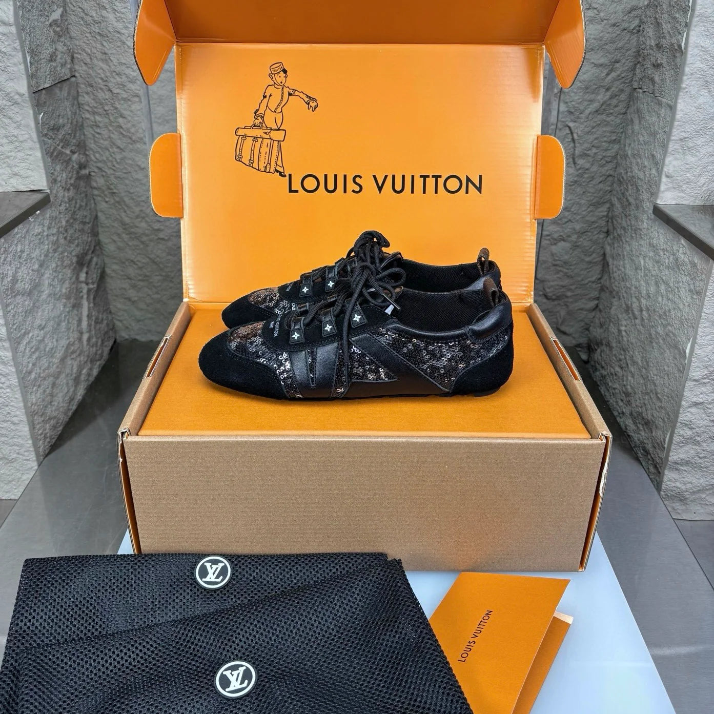 LV SNEAKER