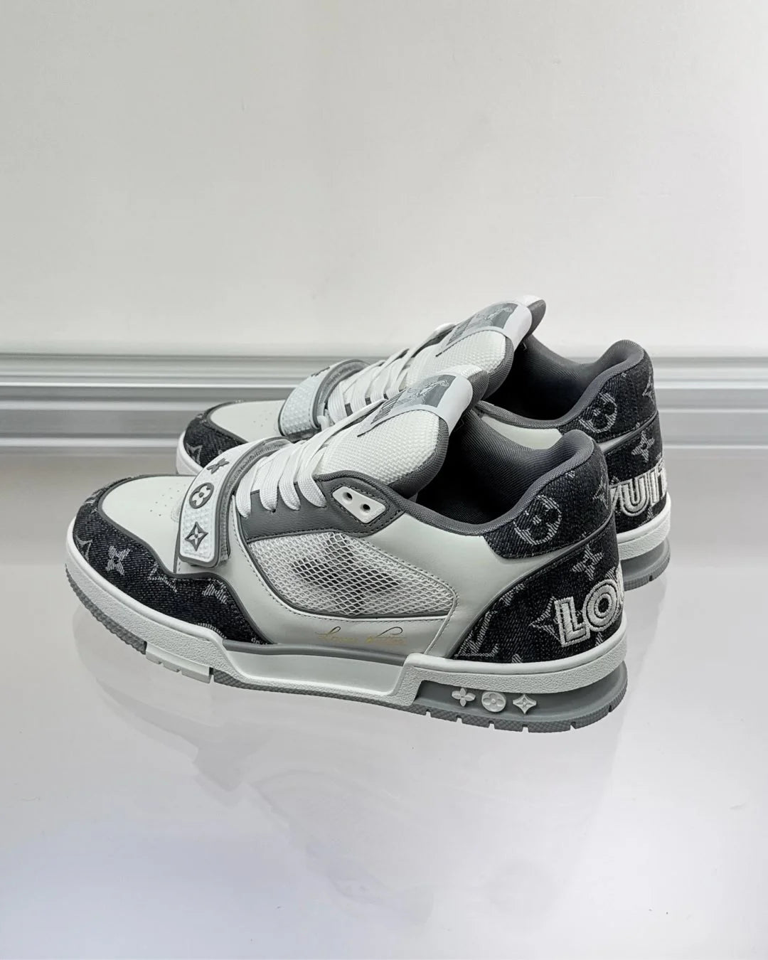LV SNEAKER