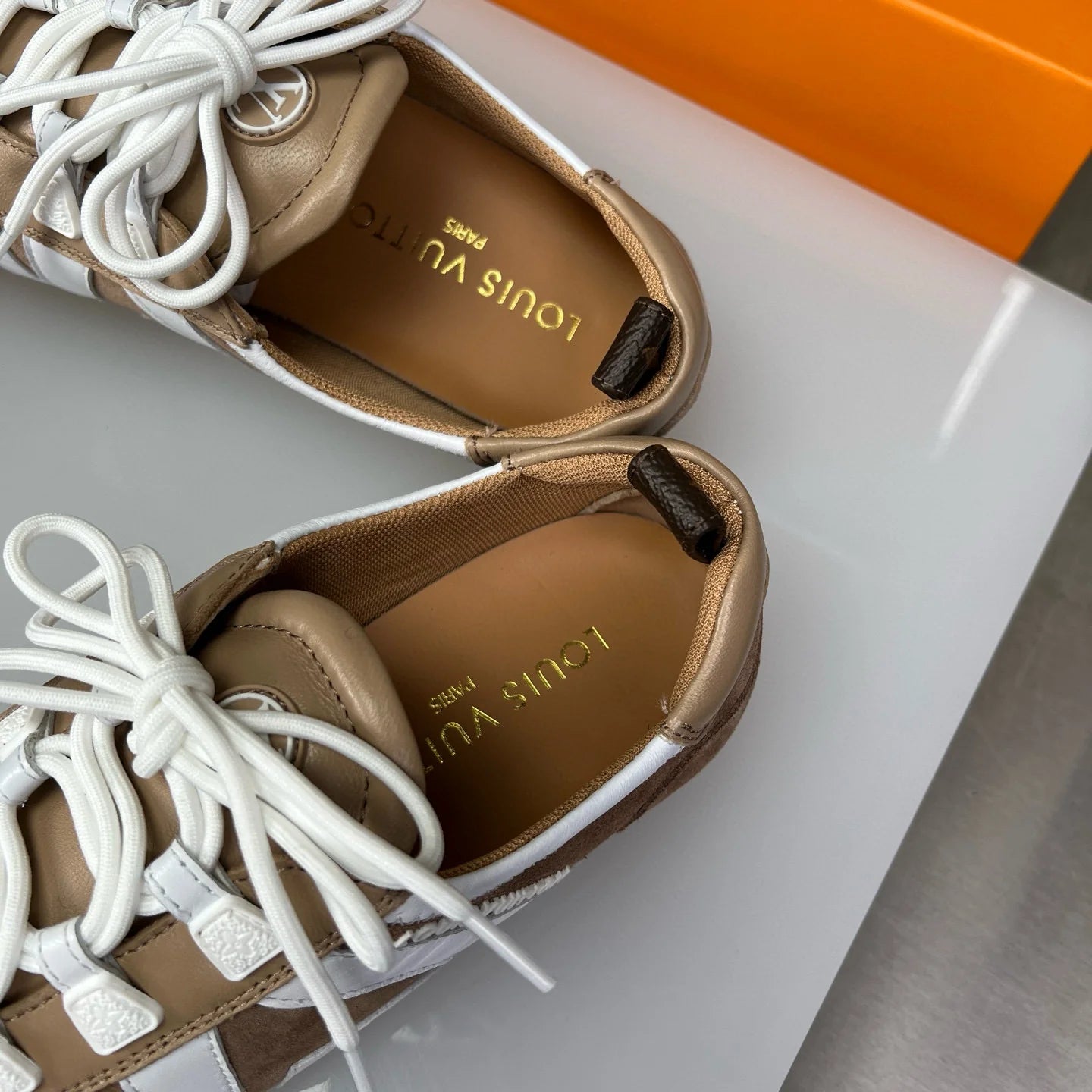 LV SNEAKER