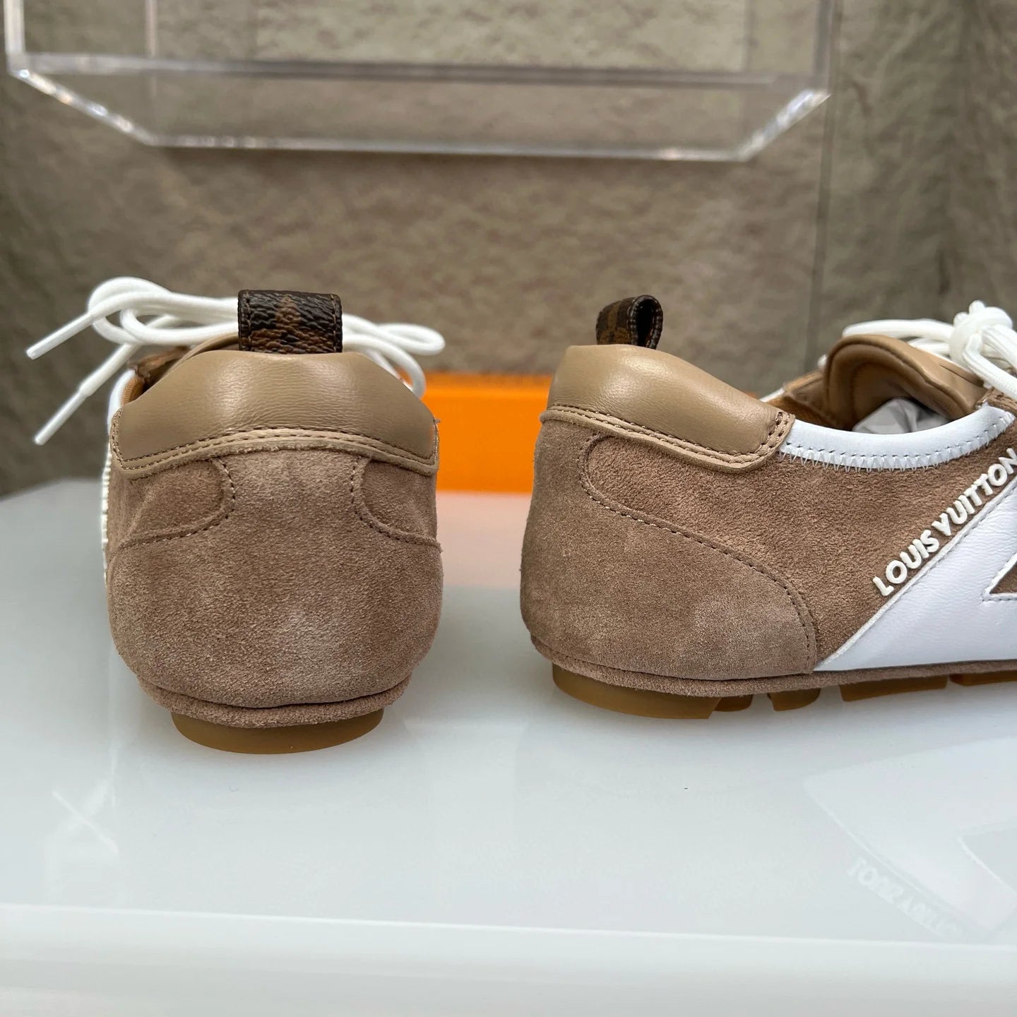 LV SNEAKER