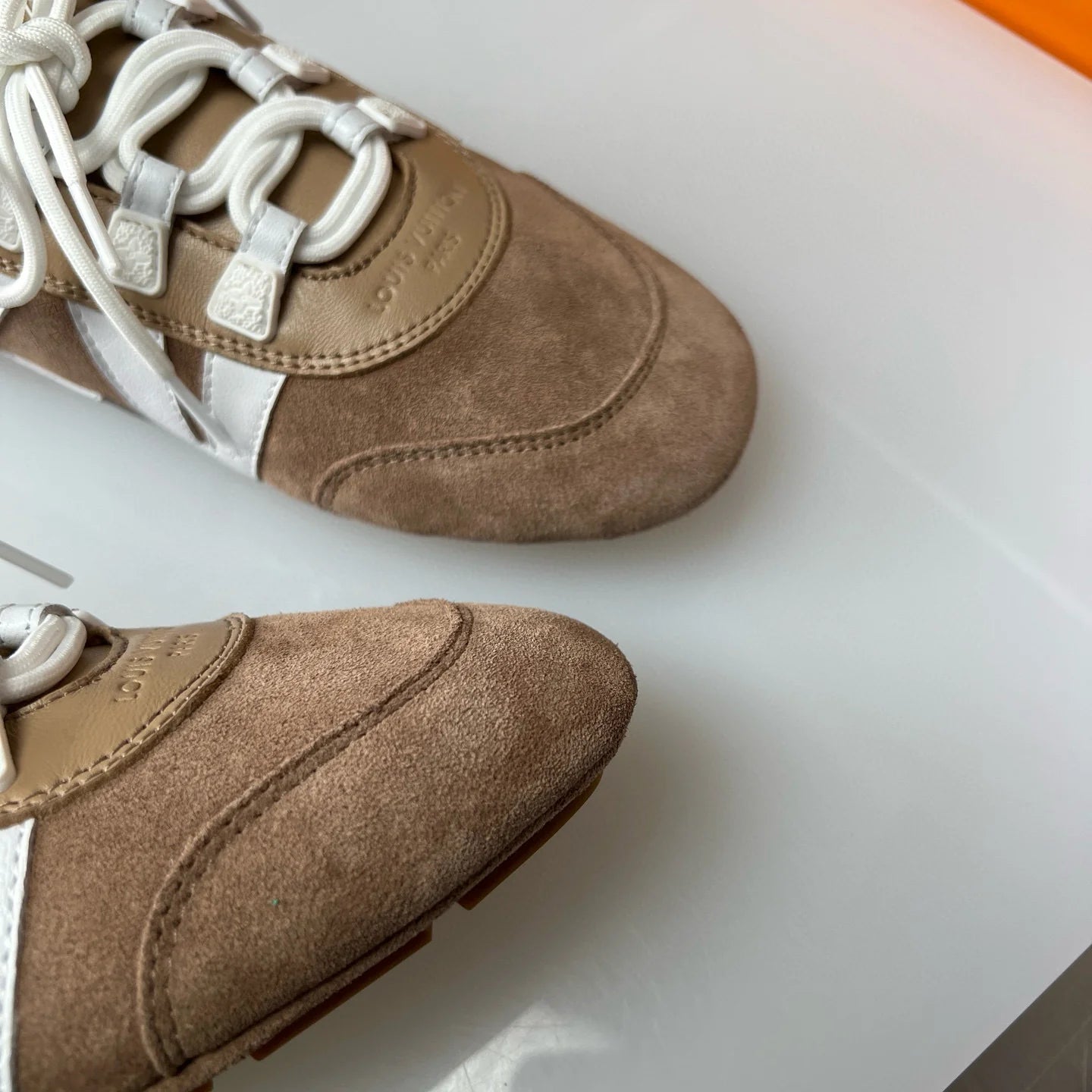 LV SNEAKER
