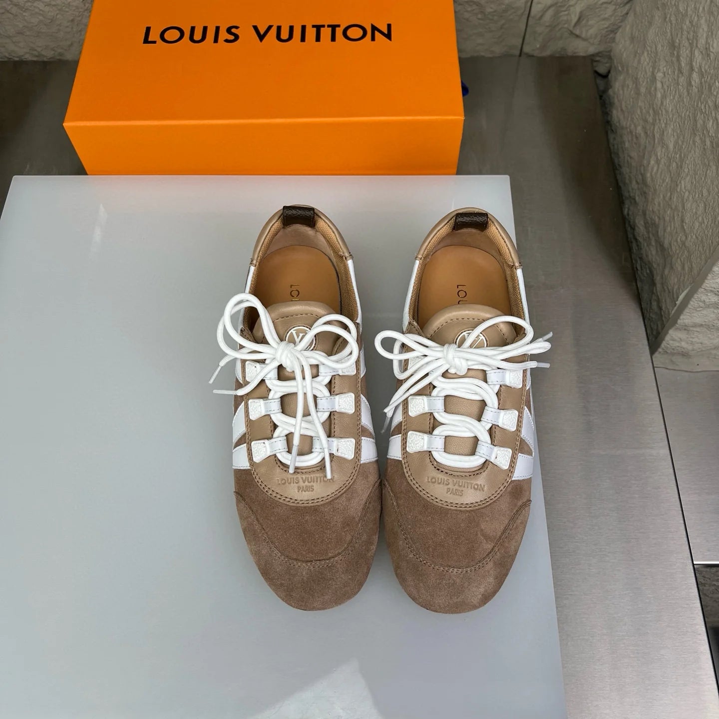 LV SNEAKER