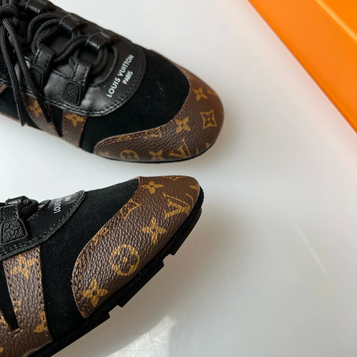 LV SNEAKER