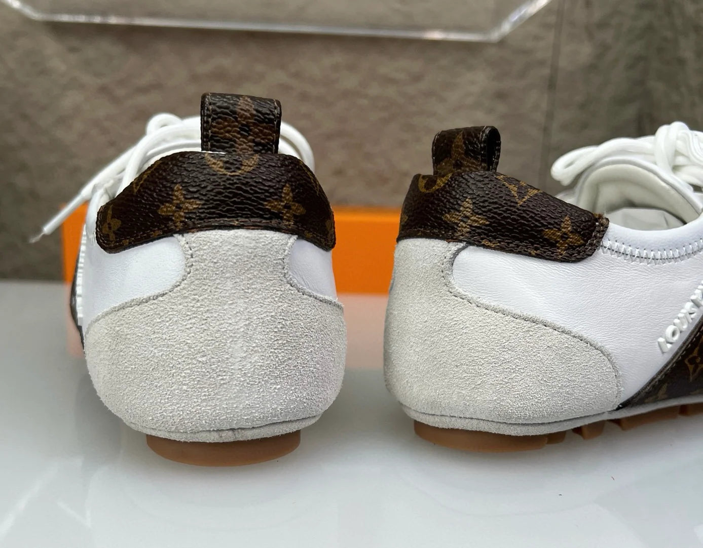 LV SNEAKER