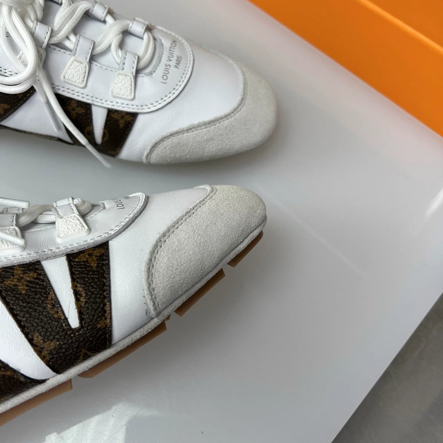 LV SNEAKER