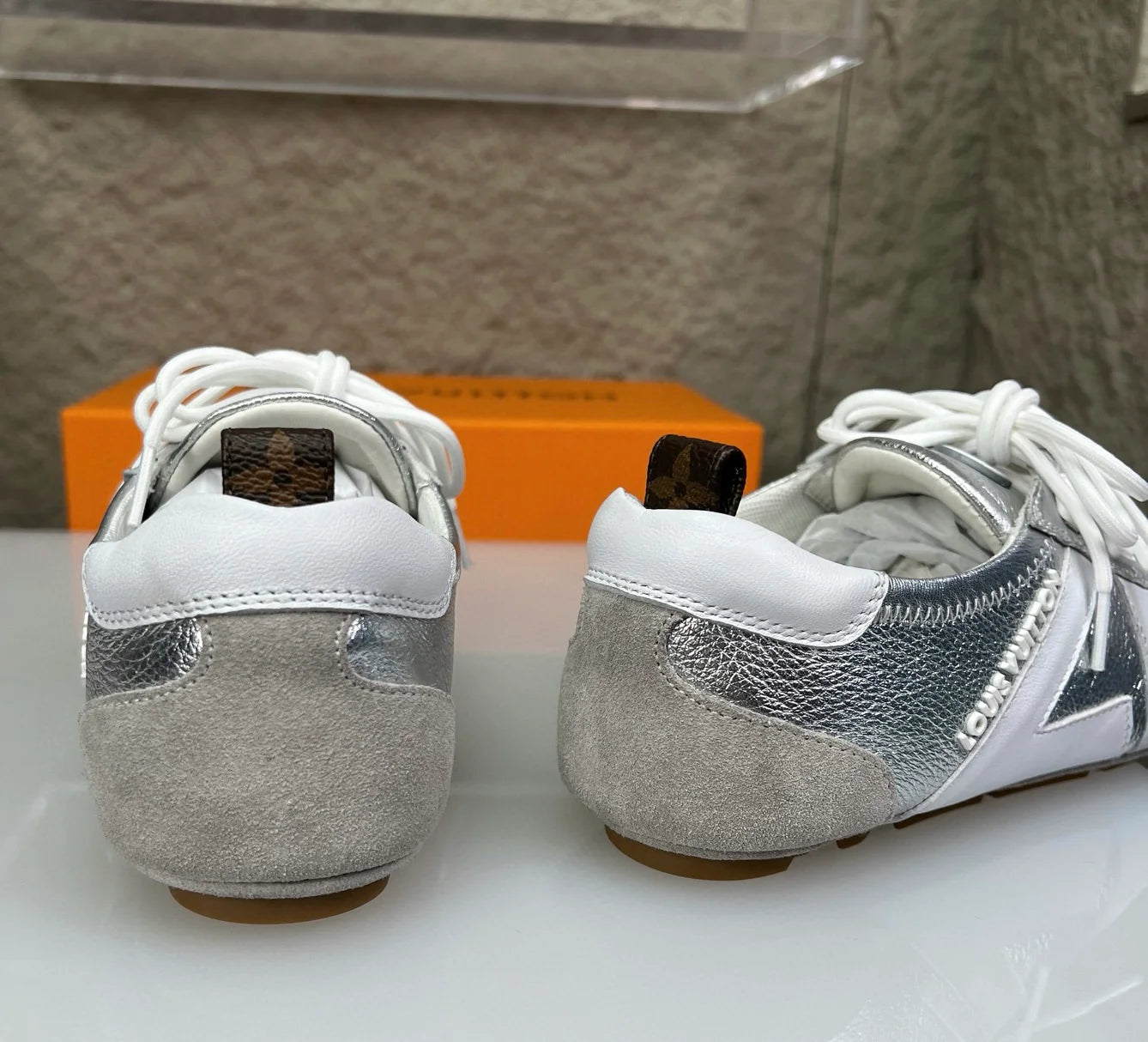 LV SNEAKER