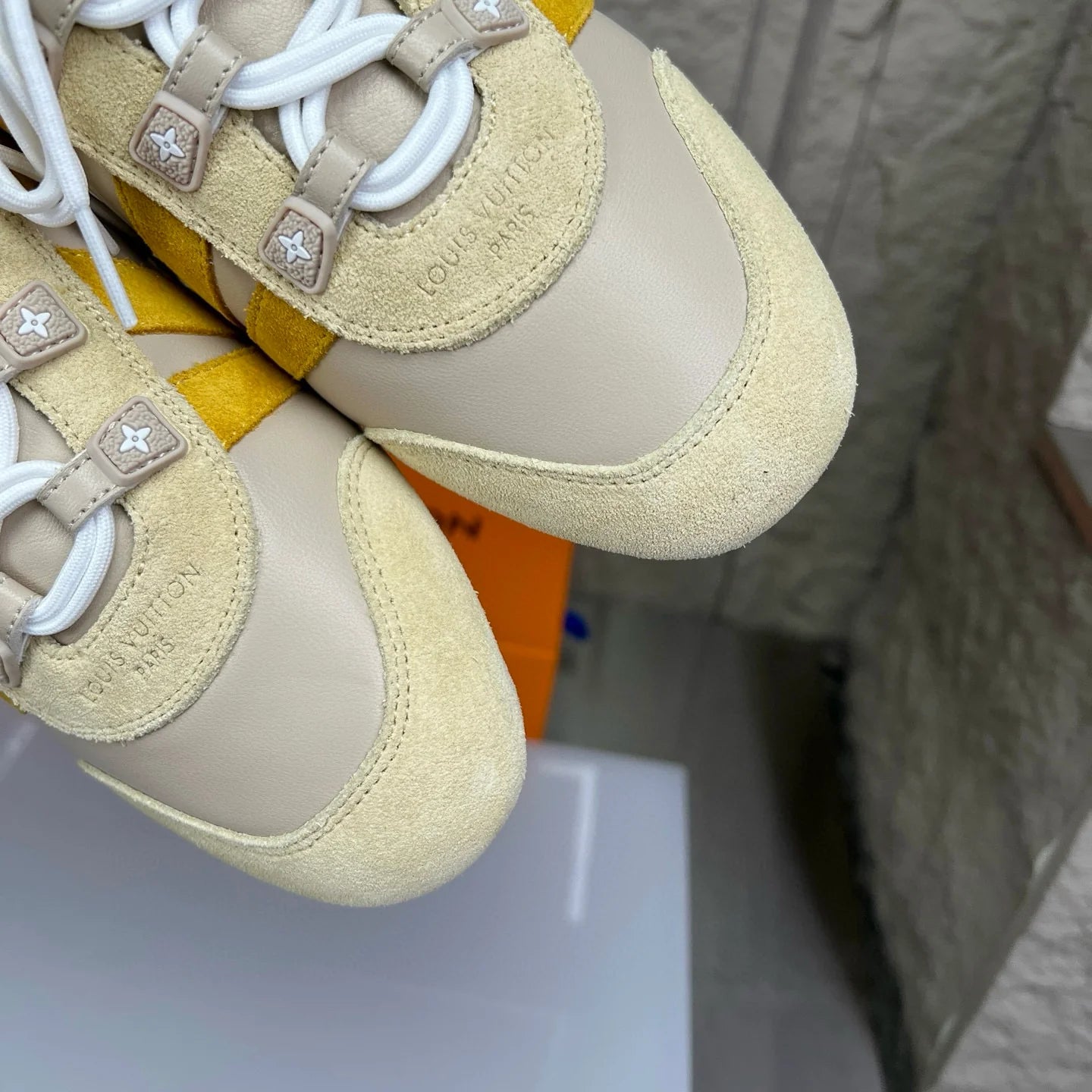 LV SNEAKER