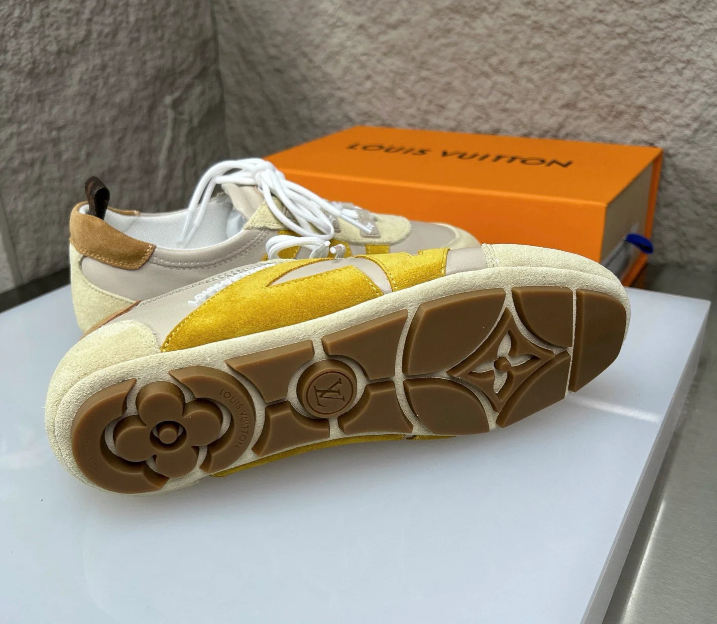 LV SNEAKER
