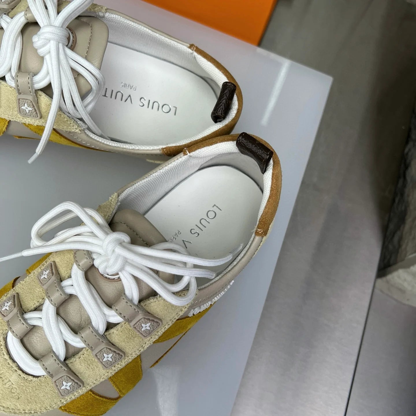 LV SNEAKER