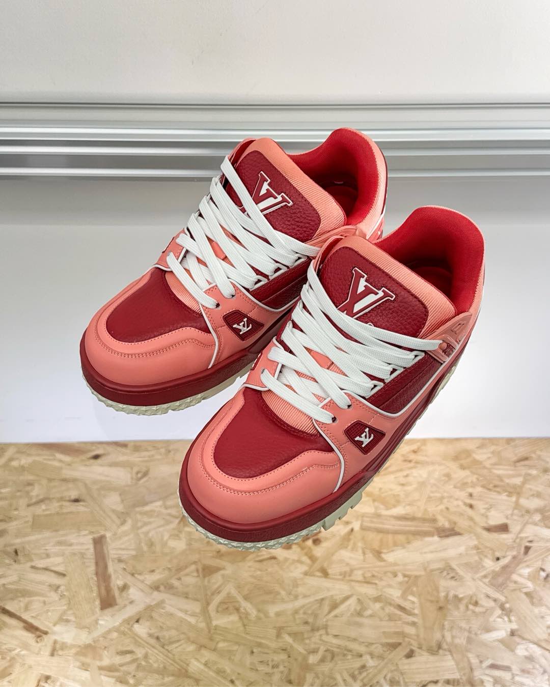LV SNEAKER