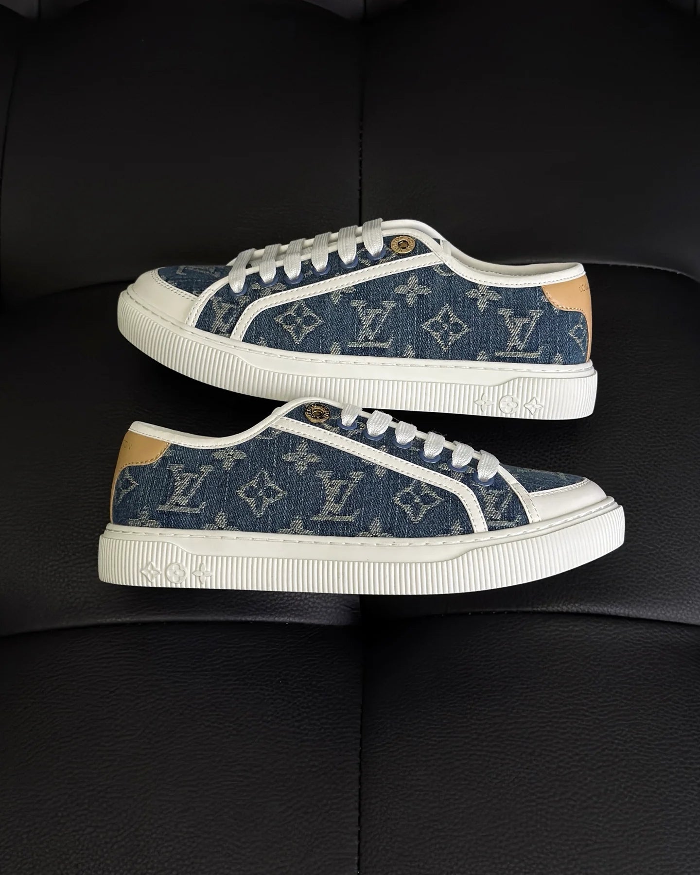 LV SNEAKER